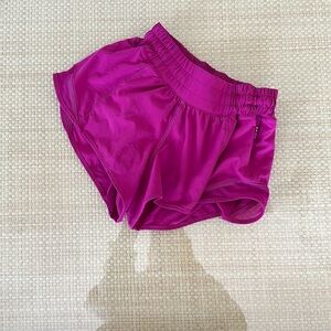 Lululemon Hotty Hot Low-Rise Short 2.5”